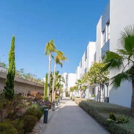 Le Mirage Modern With Sea Views