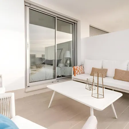 Le Mirage Modern With Sea Views Apartment *